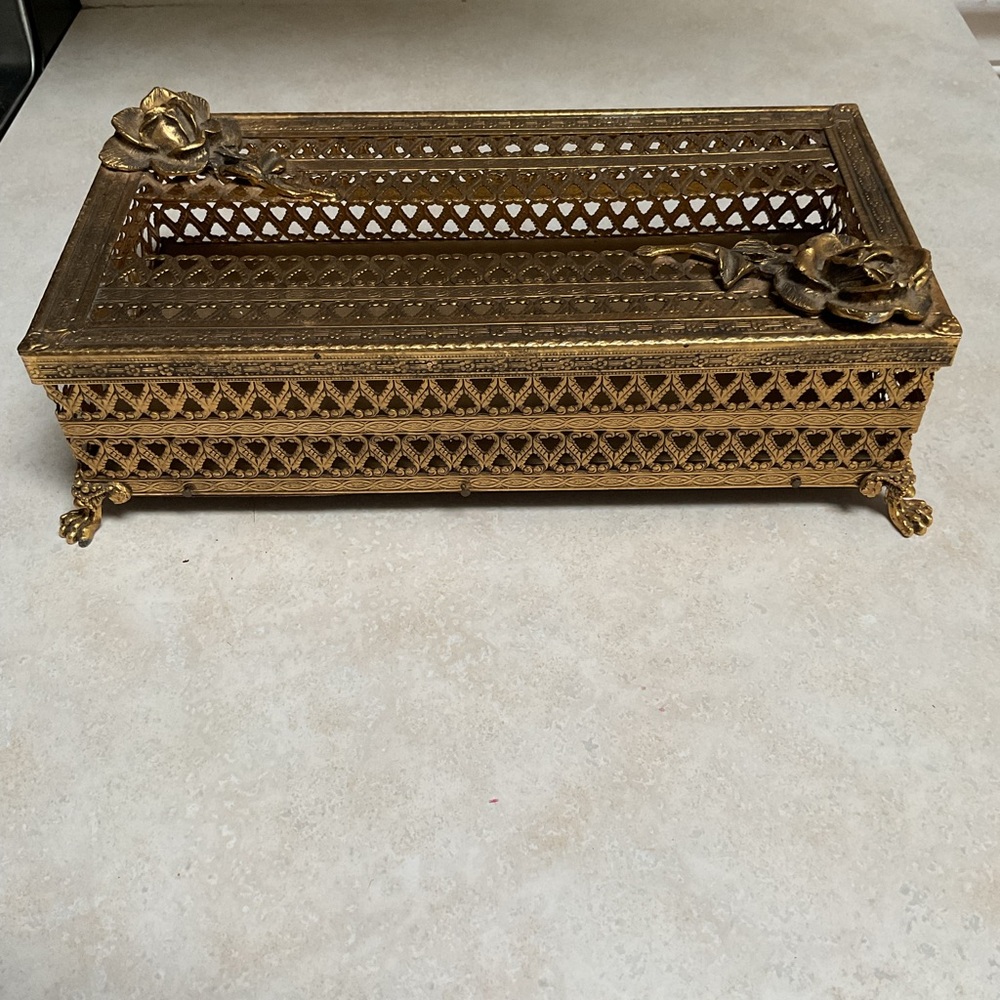 Vintage Ornate tissue box vanity roses ormolu French Rococo gold tone footed